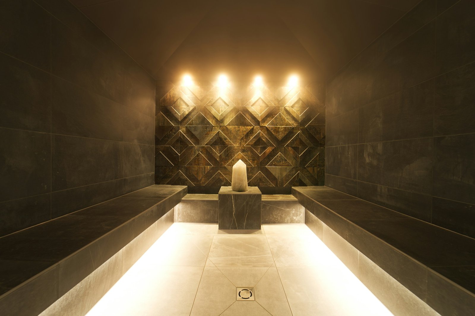 尖沙咀私人 SPA 的「私人」是甚麼?預約制與獨立空間實際差別 尖沙咀私人 SPA 安靜護理空間內部